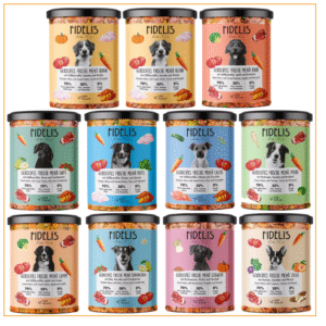 Cibo umido fresco per cani FIDELIS in vaso di vetro ingredienti a pezzi.