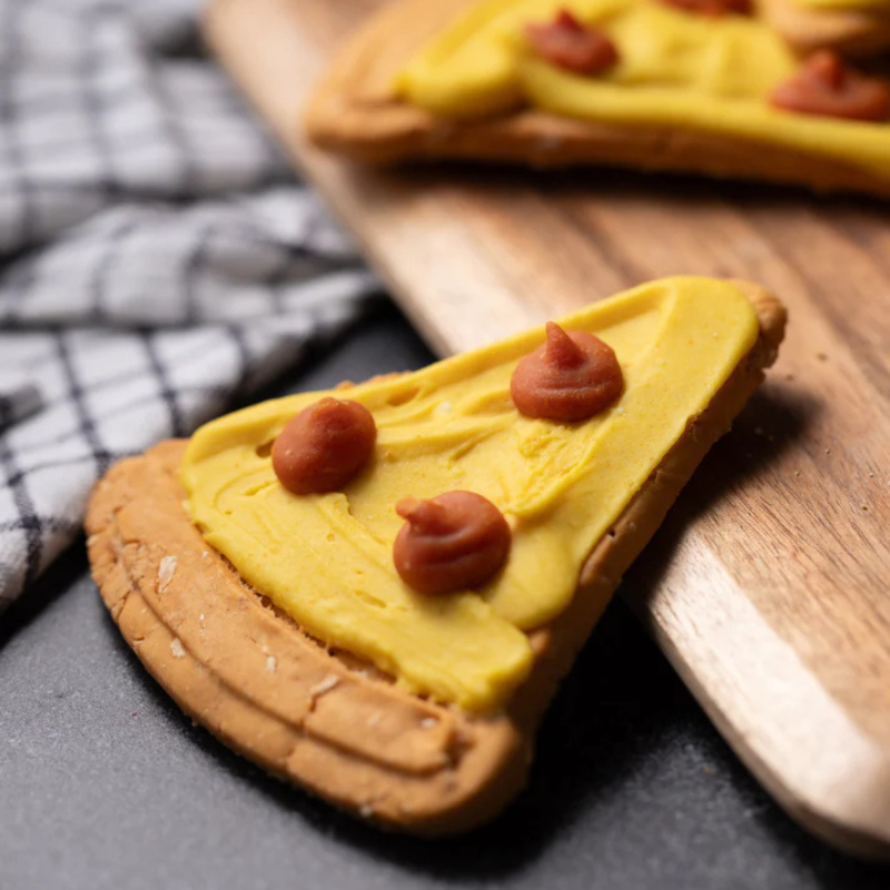 Fetta di pizza per cani gourmet artigianale al burro di arachidi senza cereali in confezione regalo